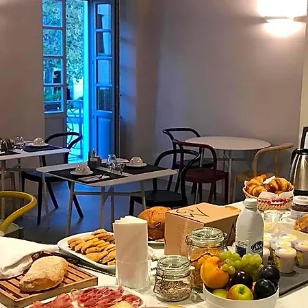 ベッド・アンド・ブレックファスト Maison Alliod 4*